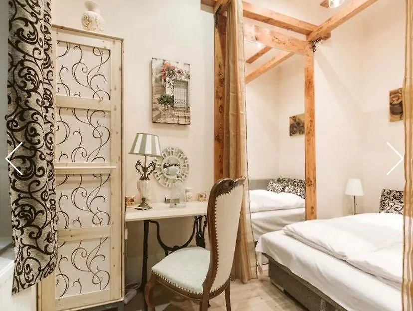 Rustic Apartman In The Jewish Quarter Budapest Ungheria